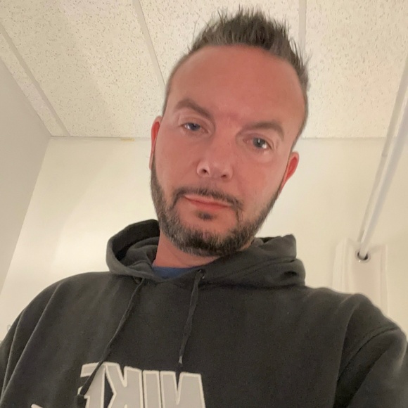 Meet your Posher, Rich - Picture 2 of 4